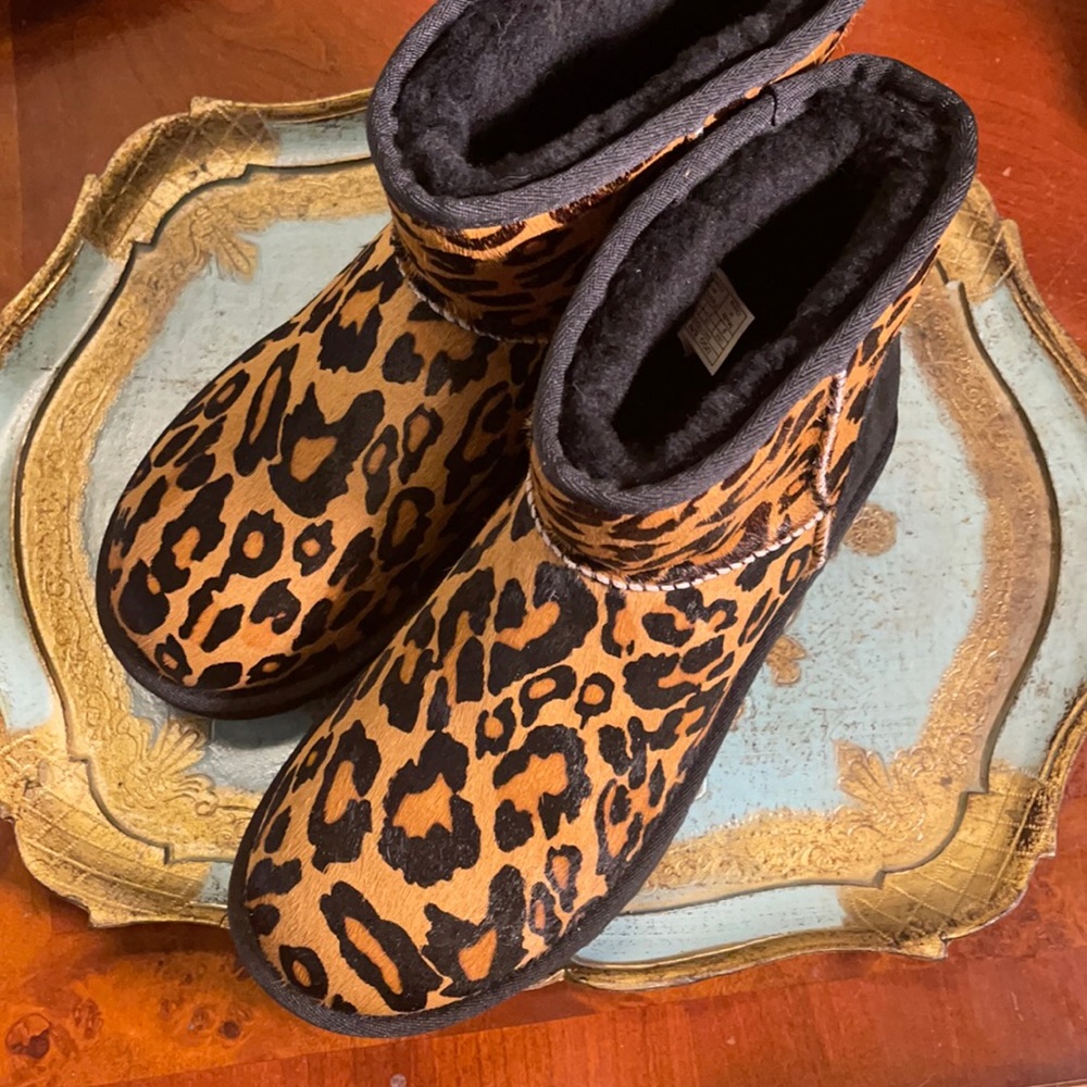NWT Leopard Uggs